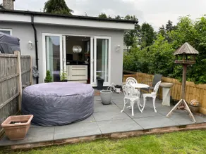 Outstanding two bed property - Image 2