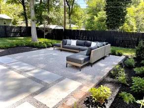 Luxe 4 Bedrm in KC SpaBath•Backyard Oasis•Garage - Image 2