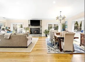 New and Modern East Hampton Summer Home w/ Pool - Image 5