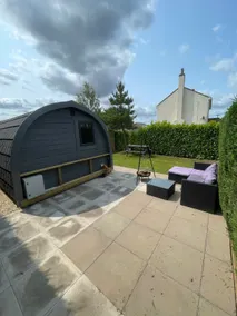 Pine Lodge Posh Glamping With Wood Fired Hot Tub & Big Lincolnshire Skies - Image 4