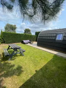 Pine Lodge Posh Glamping With Wood Fired Hot Tub & Big Lincolnshire Skies - Image 2