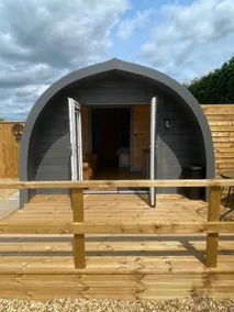 Pine Lodge Posh Glamping With Wood Fired Hot Tub & Big Lincolnshire Skies - Image 5