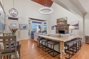 Buffalo River Area Farmhouse Hot Tub Sleeps 14 - Image 2
