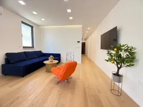 Arborea, luxury apartment with private yard - Image 2