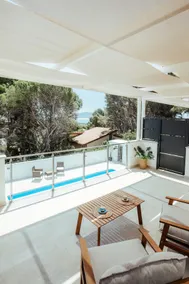 Elegant Relaxing Two-Room Apartment with Terrace and Pool - Image 5