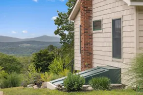 Hilltop Hideaway- fire pit, hot tub, mountain view - Image 2