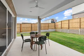 Spacious 5BR Family Retreat w/ Stylish Interior - Image 5