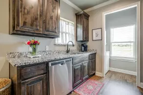 Stylish 3-BR -Private Fenced Yard-Near De Cordova - Image 3