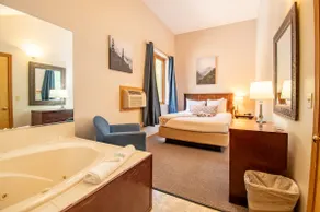 Nice Condo At Attitash Mountain Village, Close to Storyland, Location! - Image 2