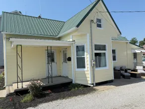 Cozy Home Close to Santa Claus, IN - Image 3