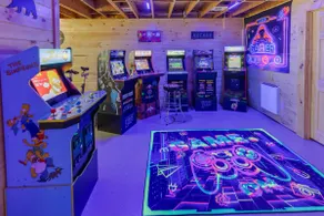 Fire Pit | Gym | Arcade | EV | Private Log Cabin - Image 2