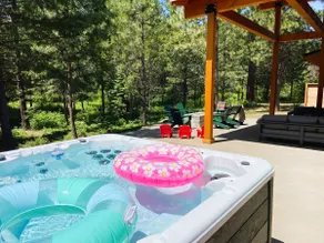 4 King Suites | Hottub | Firepit | Game + Bunkroom - Image 4