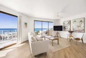 First Bay Vista - Absolute Beachfront. - Image 2