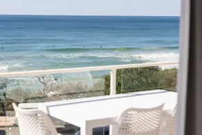 First Bay Vista - Absolute Beachfront. - Image 3