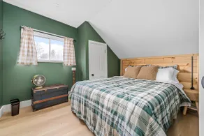 The Urban Cabin • Sunny Stay • Heart of Picton - Image 4