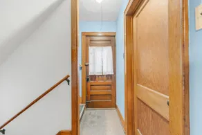 Cozy upper apartment in North Buffalo - Image 3