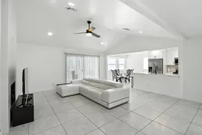 Sunset Views 4BR Near I-10 Family-Friendly! - Image 3