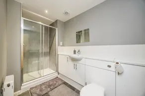 Modern flat close to Edinburgh! - Image 4