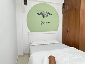 Lime: 1Bhk Private Furnished Apt. WiFi. Balcony - Image 3