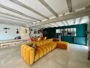 Clarke House - Spacious with private pool - Image 3