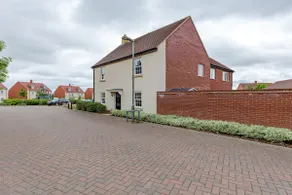 Spacious 3BR, 3BA, Parking Wi-Fi Banbury - Image 3