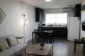 Wydine Apt #3 - 1BR at Lake Parker - Image 2