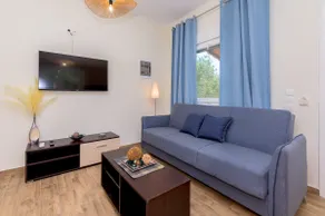 Olive House 3 - Image 5