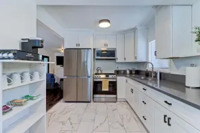 Newly Redone 3 bedroom home in the Heart of LB - Image 4