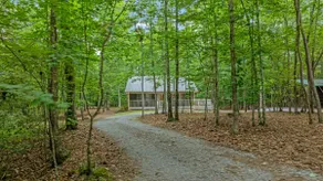 Bearly Behaving w/hot tub sleeps 6 - Image 3