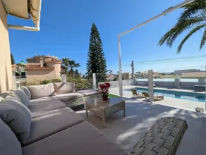 Large renovated Holiday House with private pool - Image 4