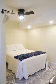 Cozy Studio Apartment - Image 4