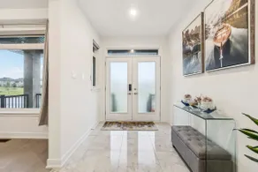 Grand 5Bed Barrhaven Estate - Image 3