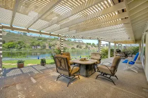 Tranquil Lakefront Retreat With Private Dock - Image 4
