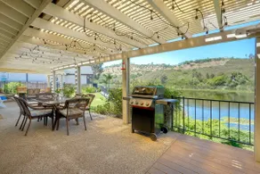 Tranquil Lakefront Retreat With Private Dock - Image 2