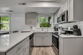 LCF Downtown SLC 1BR  - Exposed Brick + Mtn Views - Sleeps 4 - A/C + W/D - Image 4