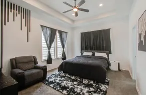 The Beehive - 3BR Getaway Home Near DT H-Town - Image 5