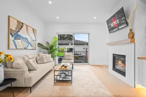 RARE | Hot Tub | Lux 3 BR | 1M+ Home Mins to DT - Image 5