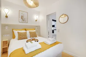 Bright Flat in Central Le Marais - Image 4