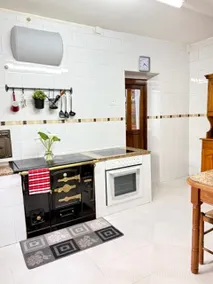 La Sierra Vacation Home - Image 4