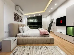 Luxury Penthouse + 160m² Rooftop - Image 4