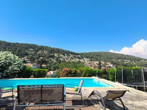House with a private pool - Image 4