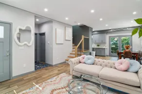 Chic Oasis in NoHo | Family-Friendly |Free Parking - Image 2