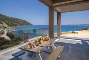 Beachfront Villa Fteri - Image 4