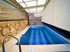 Richmond Estate - Penthouse with Heated Pool on the Premises - Image 4