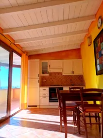 Wonderful house with sea view - Image 3