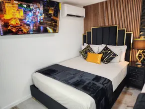 Private New Guest House 15 min Strip. FREE parking - Image 4