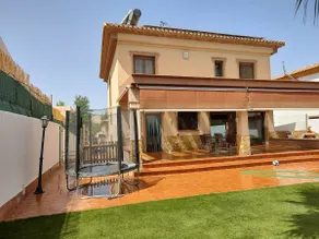 Enjoy Granada with your family, pool and BBQ - Image 2