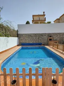 Enjoy Granada with your family, pool and BBQ - Image 3