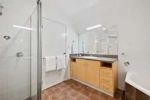 1 Bedroom Spa Apartment - Image 2