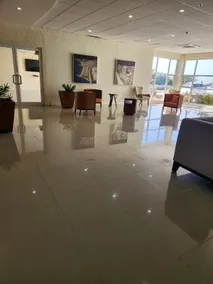 Quiet, waterfront apartment in a gated community - Image 4